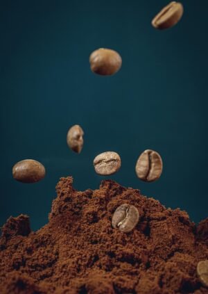 gd5f0db548519cfbaece4c572c2d89eab3b3491f514e90b73525a5250b95d5cb5c3972b27927f742cce775cd8e3e6dc281439d9ca06bf0f15a38daf0247db45c1_1280-6340904 coffee, beans, seed, caffeine, cafe, aroma, roasted, food, beverage, brown, aromatic, food photography